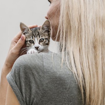 Rituelle Waschung (Ghusl) und islamische Leichenhüllung in Deutschland